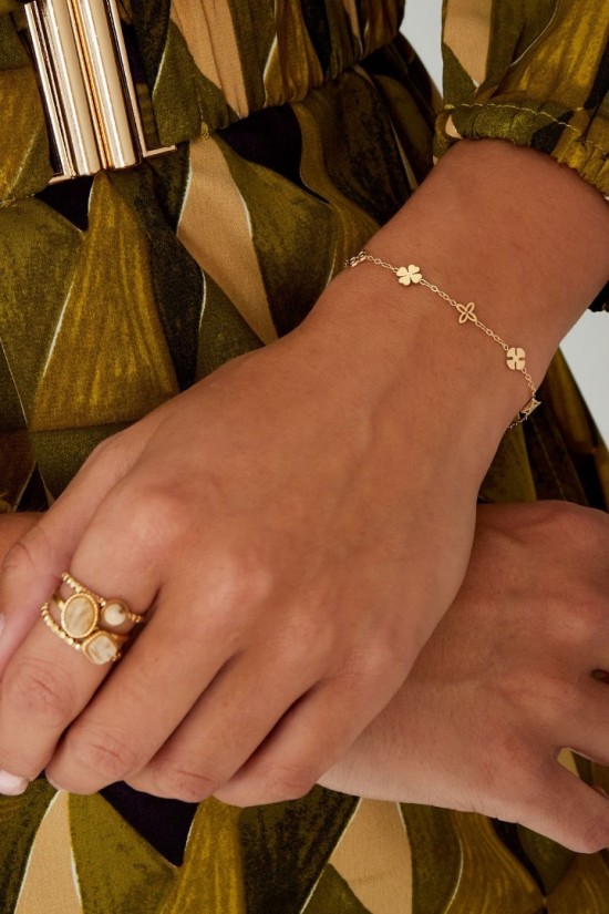 Armband vijf bedels goud