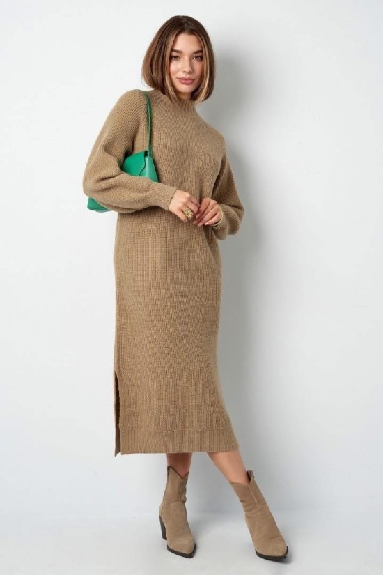 Knitted midi jurk camel