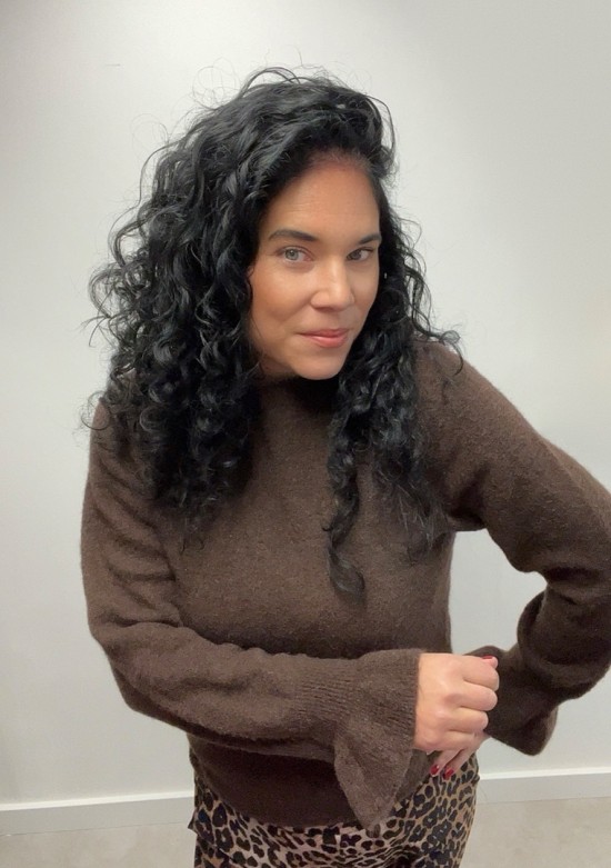 Wauw trui met klokmouwen donkerbruin